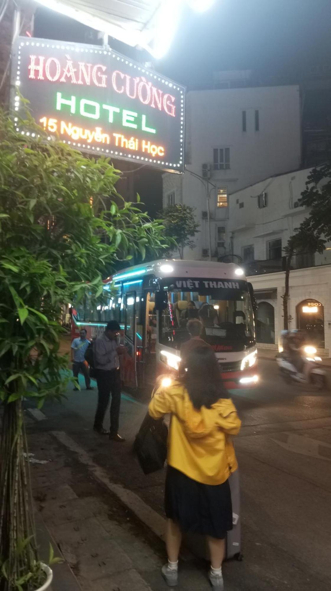 Hoang Cuong Hotel 15 Nguyen Thai Hoc Hanoi Bagian luar foto