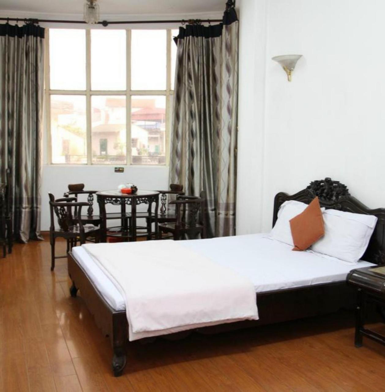Hoang Cuong Hotel 15 Nguyen Thai Hoc Hanoi Bagian luar foto