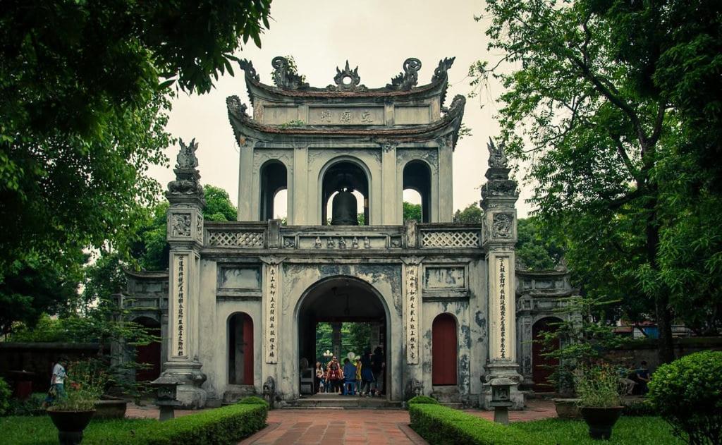 Hoang Cuong Hotel 15 Nguyen Thai Hoc Hanoi Bagian luar foto